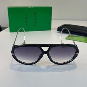 Bottega Veneta Men's Black Gradient Aviator Sunglasses